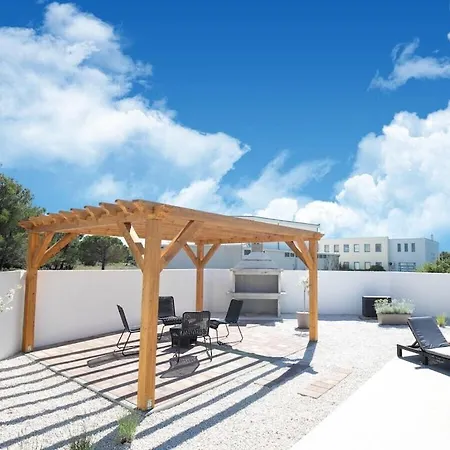 First Hill Comfortable