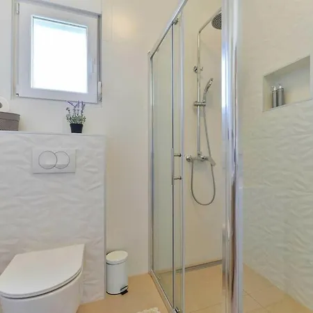 Villa First Hill Comfortable Zadar