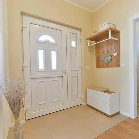 First Hill Comfortable