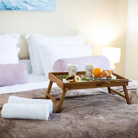 First Hill Comfortable *