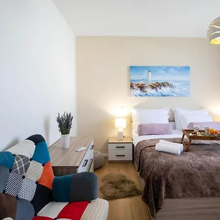 First Hill Comfortable