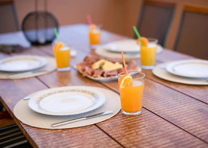 Вилла First Hill Comfortable