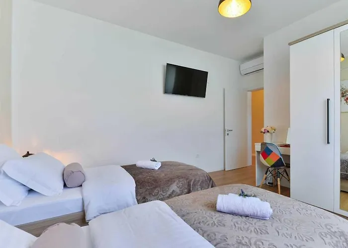 First Hill Comfortable Вилла *